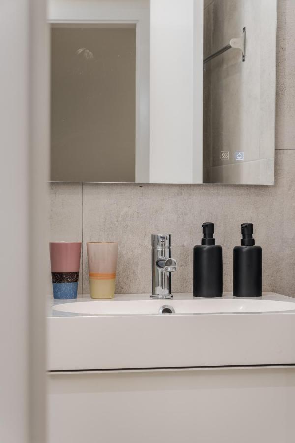 Casa Boma Lisboa - Design Apartment With Private Vegetal Terrace - Lapa VII ภายนอก รูปภาพ