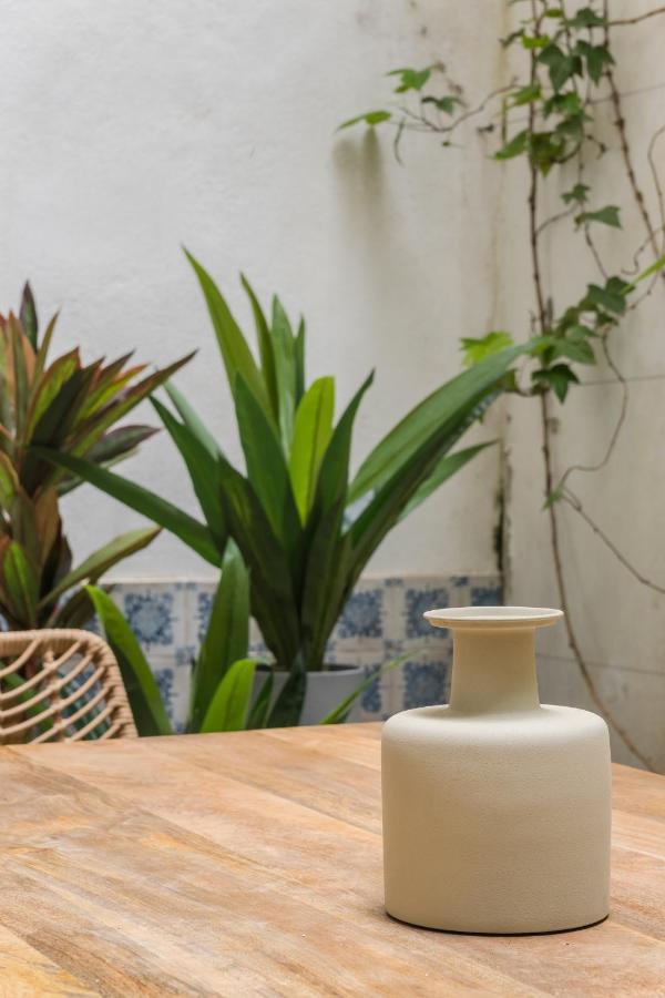 Casa Boma Lisboa - Design Apartment With Private Vegetal Terrace - Lapa VII ภายนอก รูปภาพ